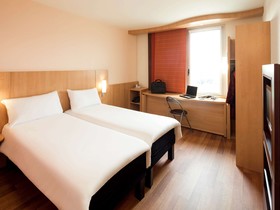 ibis Barcelona Santa Coloma