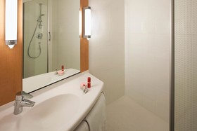 ibis Barcelona Santa Coloma
