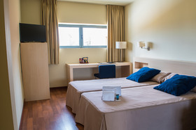 Les Torres Hotel & Hostal