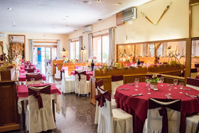 Les Torres Hotel & Hostal