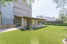 Homenfun Luxury House