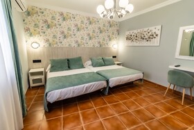 Hostal Restaurante El Bomba