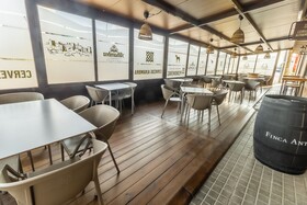 Hostal Restaurante El Bomba