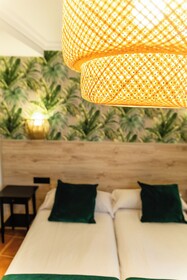 Hostal Restaurante El Bomba