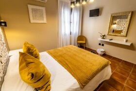 Hostal Restaurante El Bomba