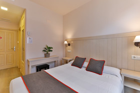 Hostal La Chata By OYO Rooms