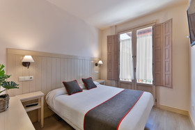 Hostal La Chata By OYO Rooms