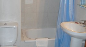 Hotel Hostal Uria
