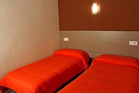 Hotel Hostal Uria