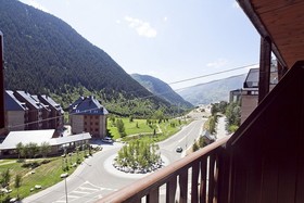 Residencial Val de Ruda by Luderna