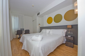 Aparthotel Atenea Vallès