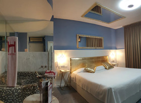 Hotel H