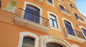 Urbi Manresa Apartments
