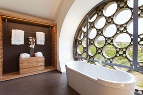 Cava & Hotel Mastinell