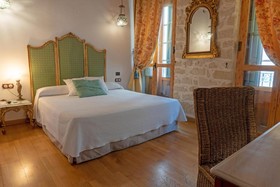 Hostal Les Monges Palace