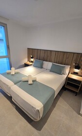 Hostal Rambla 24 by Holihome