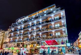 Avenida Hotel & Apartments