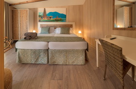 Magic Natura - Animal, Waterpark & Polynesian Lodge Resort