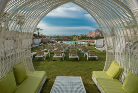 Magic Natura - Animal, Waterpark & Polynesian Lodge Resort
