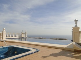Villa Lirios