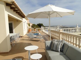 Villa Lirios
