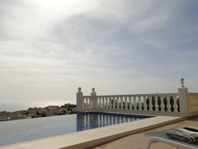 Villa Lirios