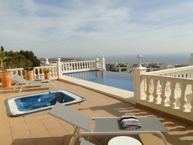 Villa Lirios