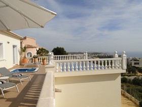 Villa Lirios