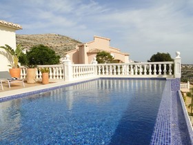 Villa Lirios