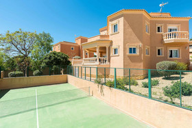 Villa Adoracion