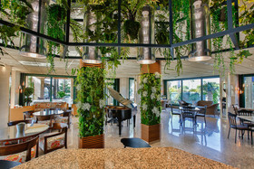 La Laguna Spa & Golf