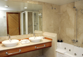 La Laguna Spa & Golf