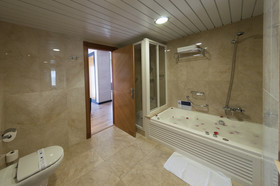 La Laguna Spa & Golf