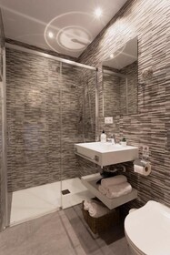 Room Boutique 32