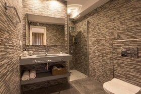 Room Boutique 32
