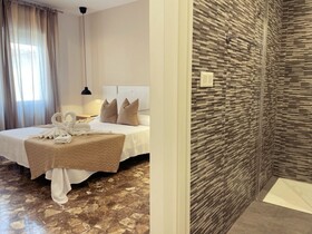 Room Boutique 32