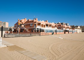 Lloyds Beach Club