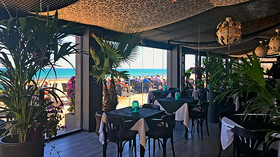 Lloyds Beach Club