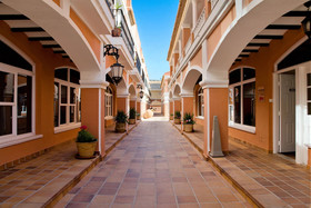 Lloyds Beach Club