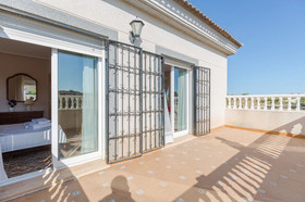 Fidalsa Villa Grand White House