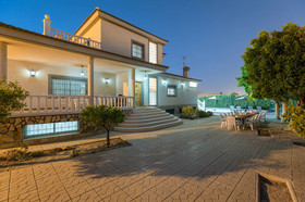 Fidalsa Villa Grand White House