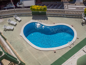 AR Melrose Place Apartments