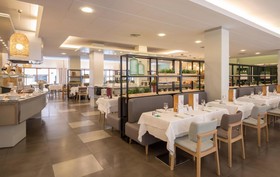 Aqua Hotel Bertran Park