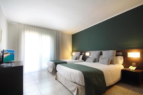 Aqua Hotel Bertran Park