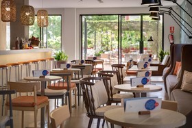 Aqua Hotel Bertran Park