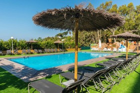 Els Llorers Apartamentos