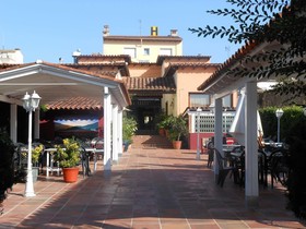 Hostal Can Pou