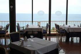 Hotel Roger De Flor By Seleqtta