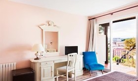 Hotel Roger De Flor By Seleqtta