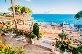 Hotel Roger De Flor By Seleqtta